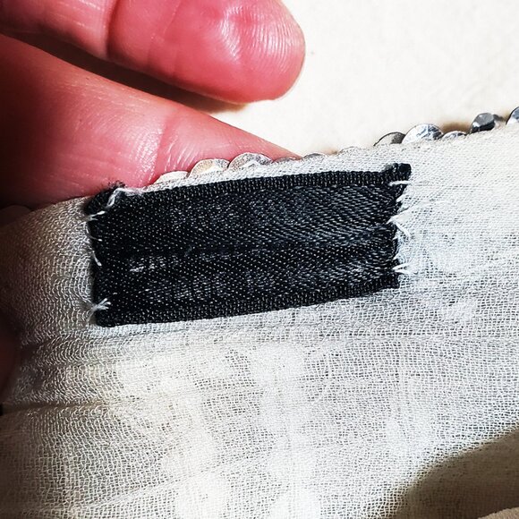 Rare Vintage Silver Glass-Beaded Fringe Silk Tee size XS / S - Picture 14 of 17